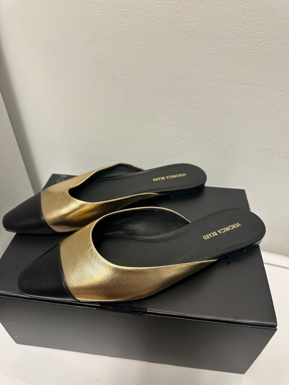 Veronica Beard Carlotta Metallic Gold and Black Leather Slip-On Mules, so comfy - Picture 6 of 9
